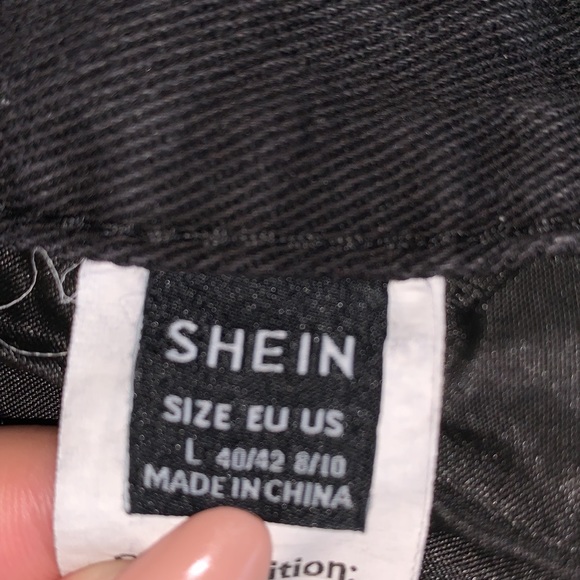 SHEIN Black Ripped Detail Frayed Trim Denim Shorts - Picture 4 of 4